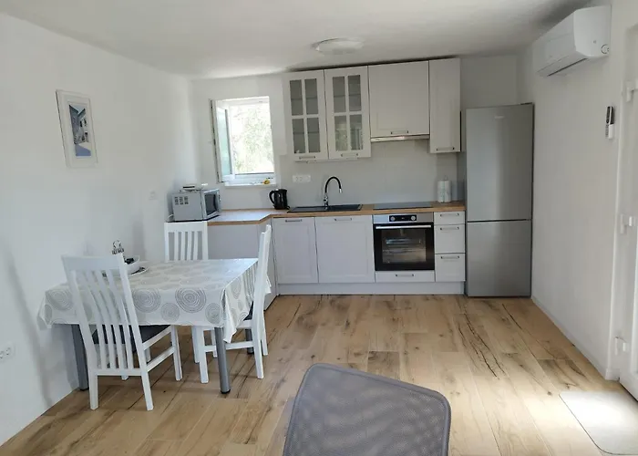Apartmani Bozava * בוזאבה