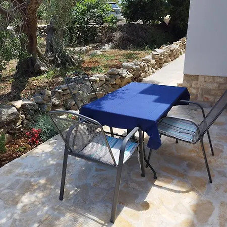 شقة Apartmani Bozava *