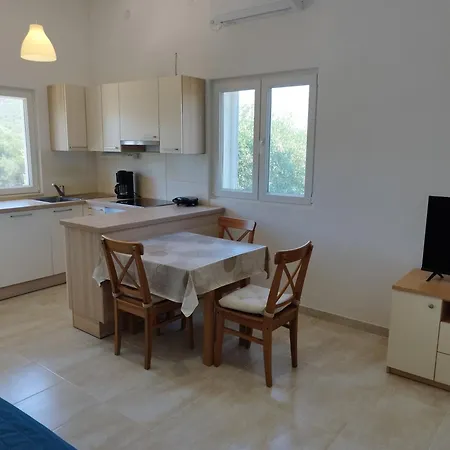 شقة Apartmani Bozava